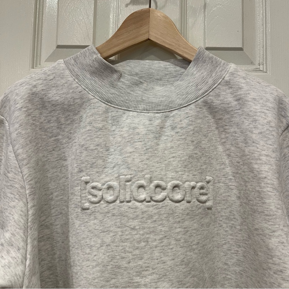 NEW Solidcore Mockneck Sweatshirt Pullover Sweater Women’s Small Solidays 2025 - Picture 2 of 5
